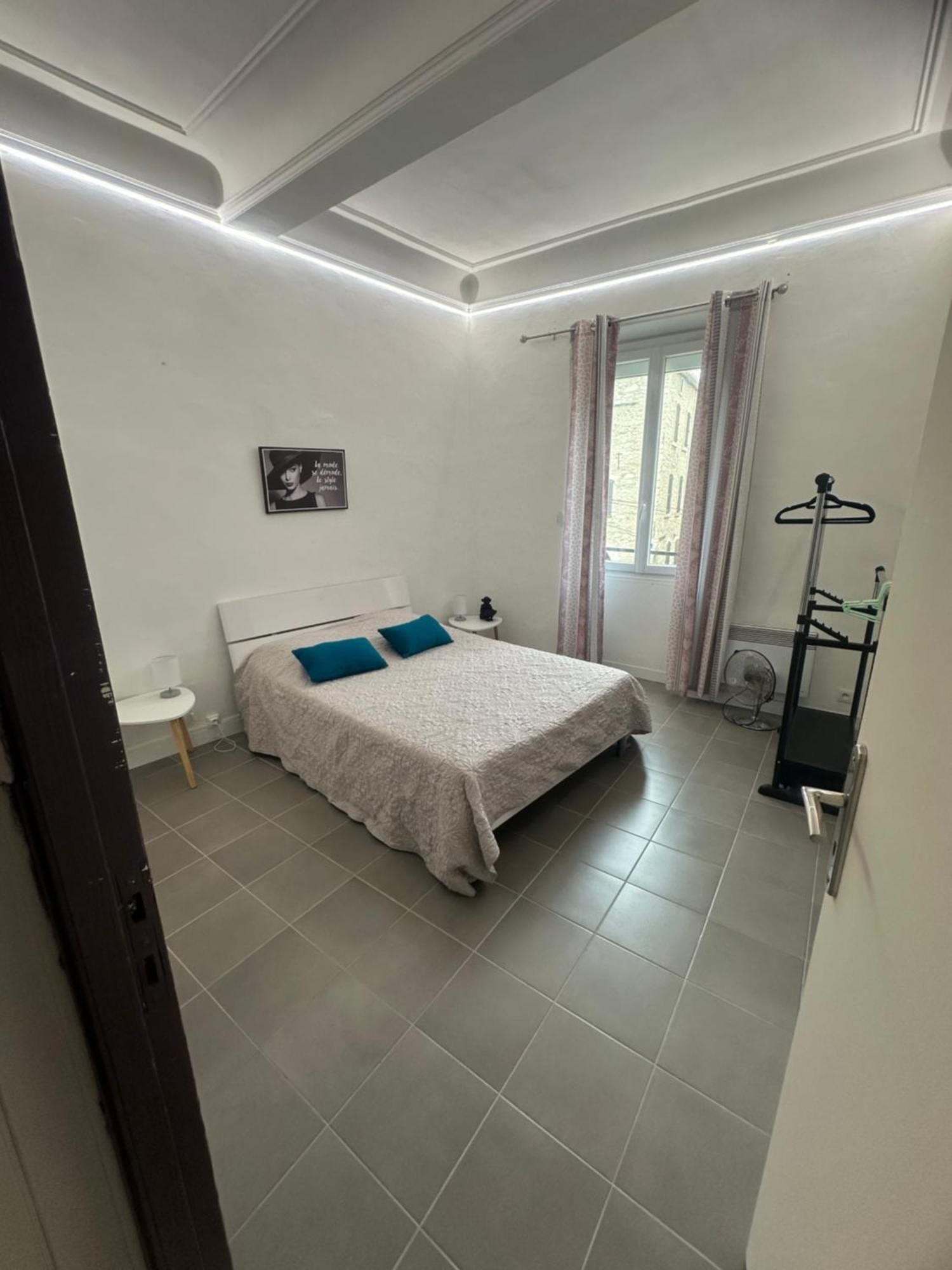 Chez Coco Et Herve Etage Сижан Екстериор снимка