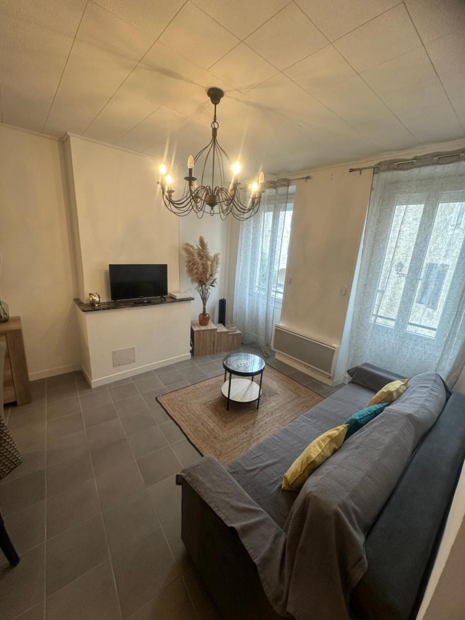 Chez Coco Et Herve Etage Сижан Екстериор снимка